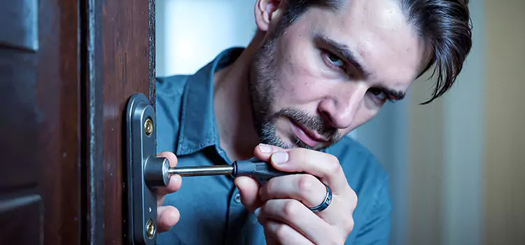 Eviction Locksmith Kentwood